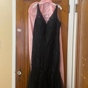 NOX black mermaid gown